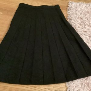 Black pleated skirt